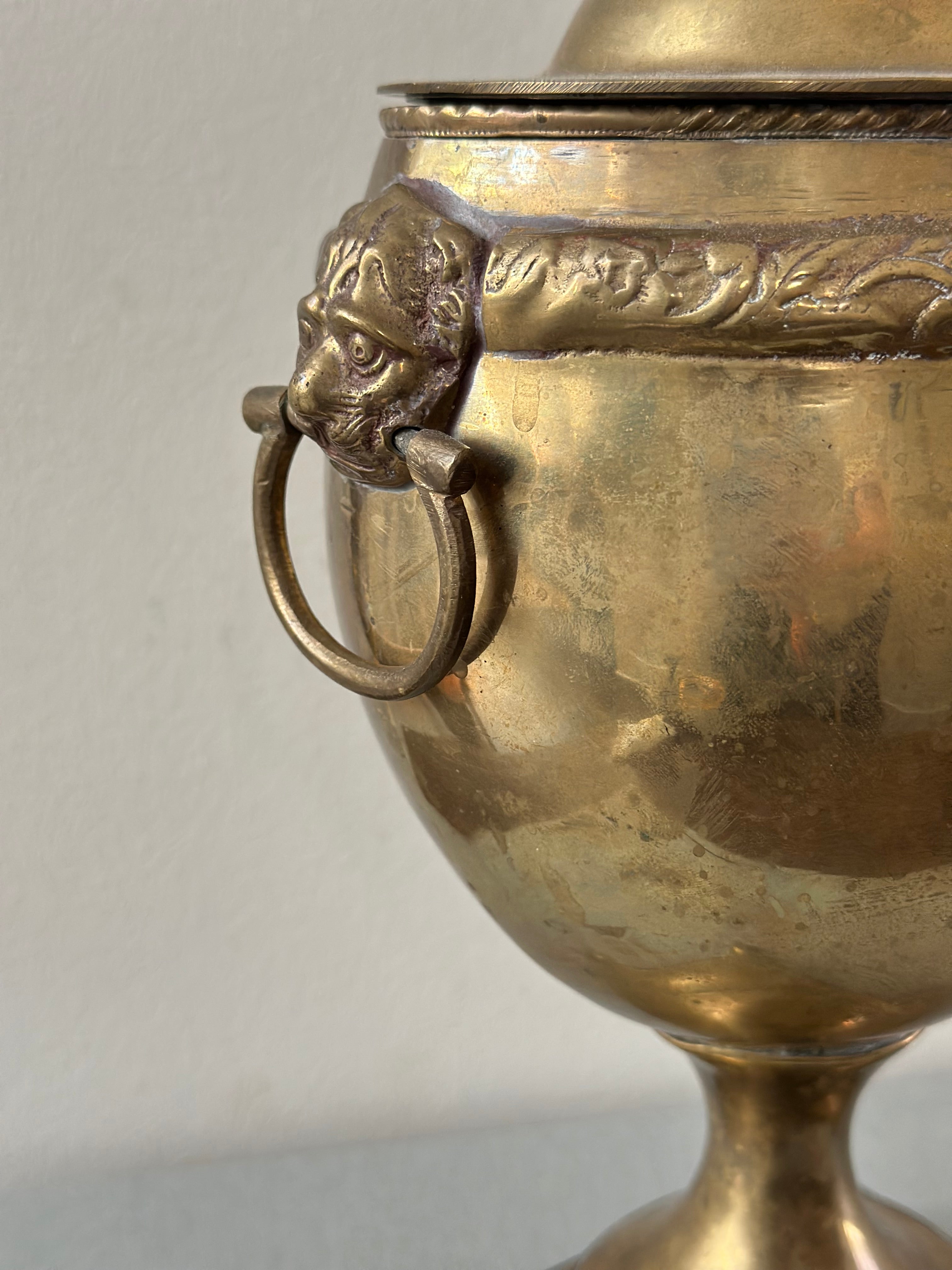 Vintage Mottahedeh Brass Urn