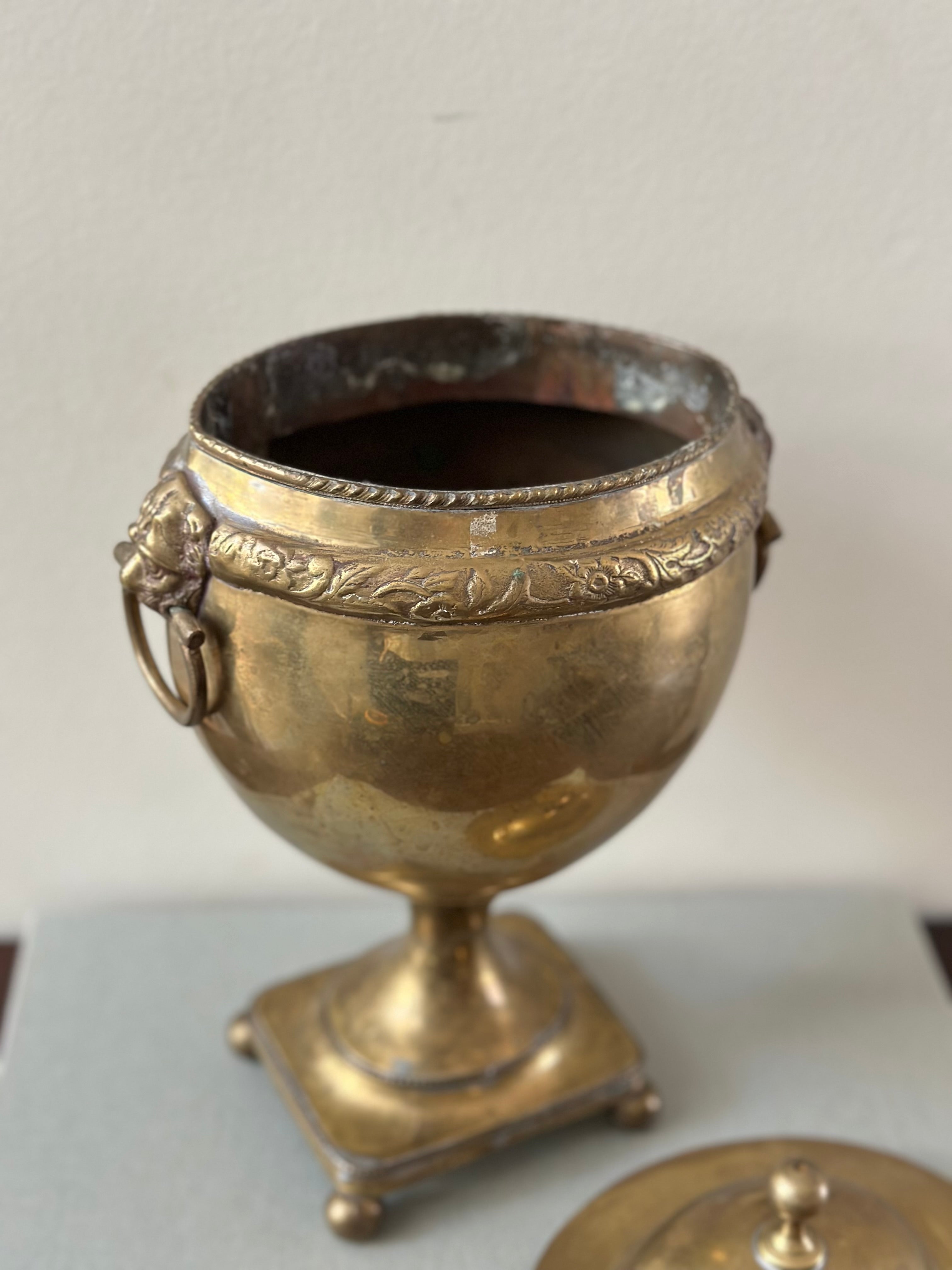 Vintage Mottahedeh Brass Urn