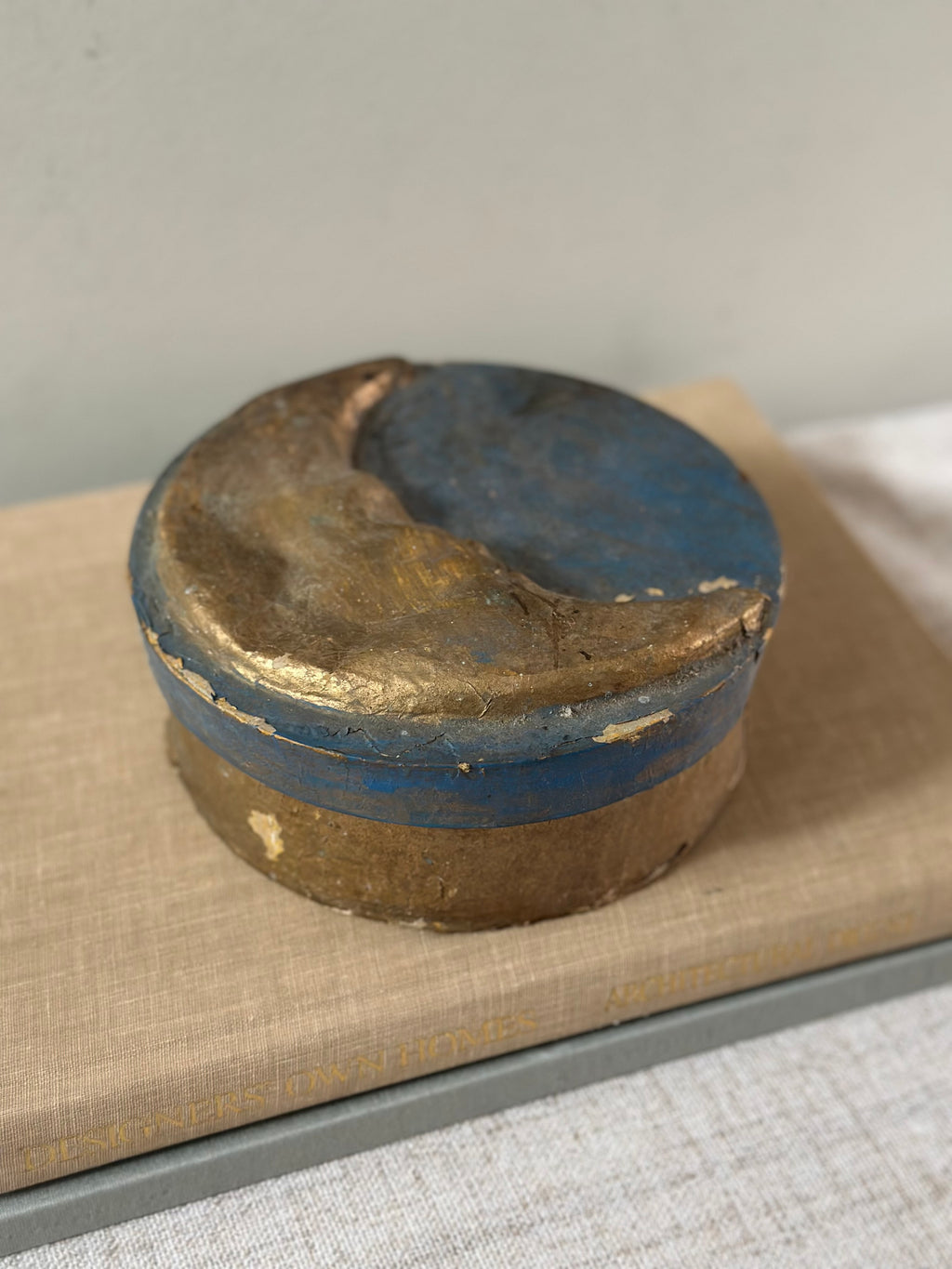 Antique Painted Papier-Mâché Trinket Box