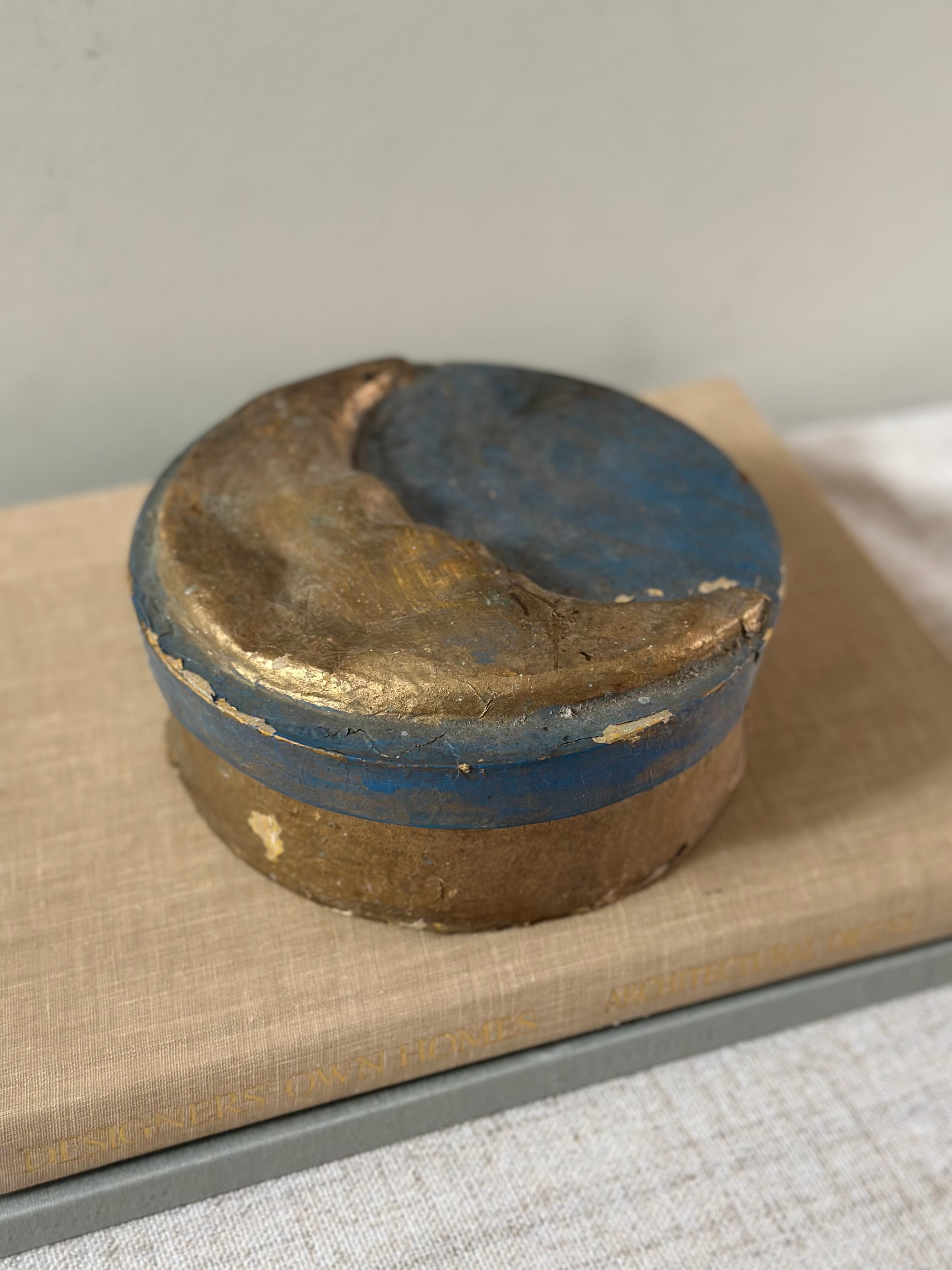 Antique Painted Papier-Mâché Trinket Box